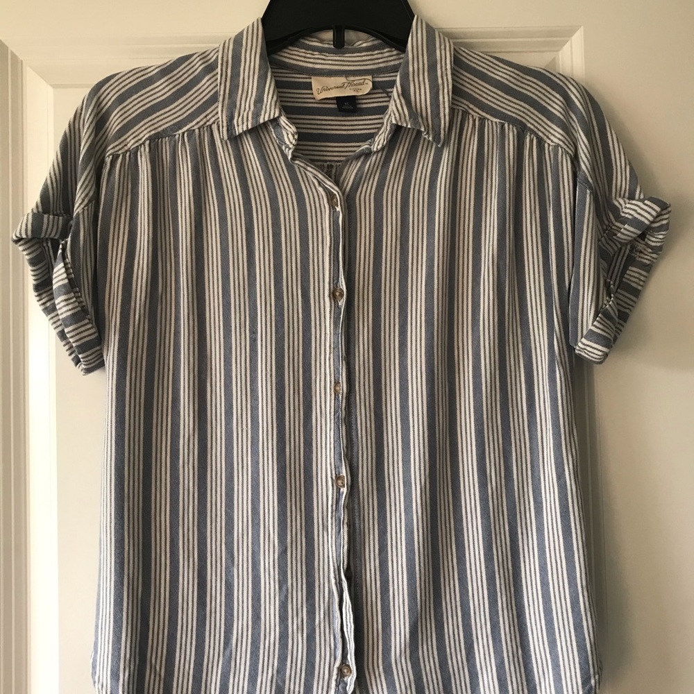 Universal Thread button-down women’s shirt
